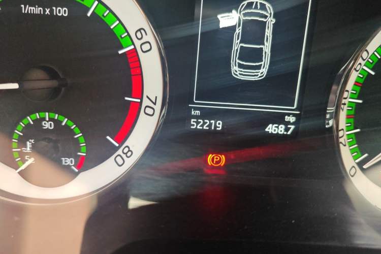 Used Skoda Octavia 2021 1.5L Automatic Comfort Edition Odometer Close Up