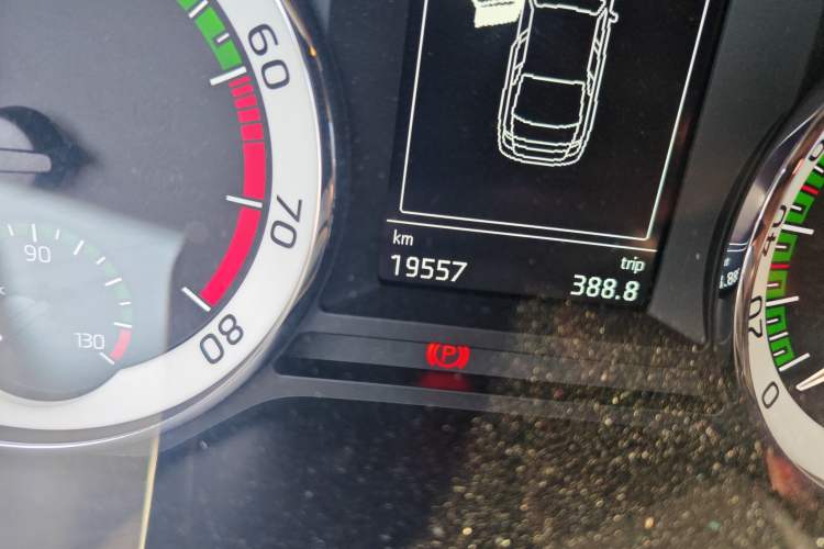 Used Skoda Octavia 2021 1.5L Automatic Comfort Edition Odometer Close Up