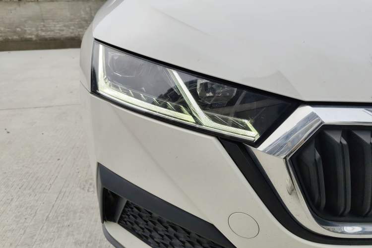 Used Skoda Octavia 2021 PRO TSI280 DSG Performance Edition Right Front Headlight