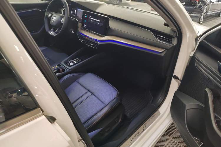 Used Skoda Octavia 2021 PRO TSI280 DSG Prestige Edition Right Front Seat