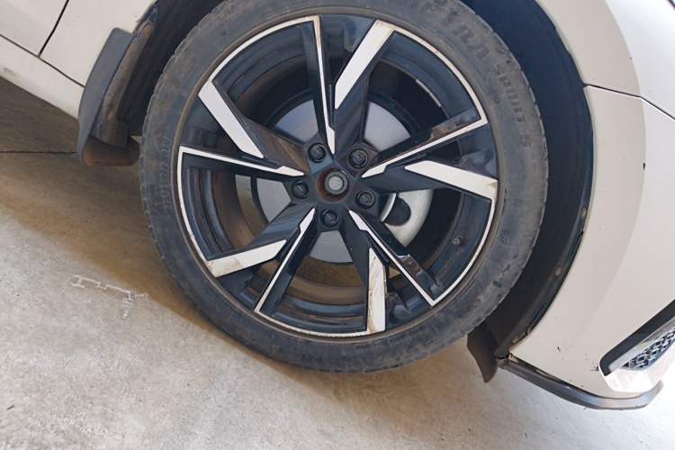 Used Skoda Octavia 2021 PRO TSI280 DSG Luxury Edition Right Front Wheel Hub