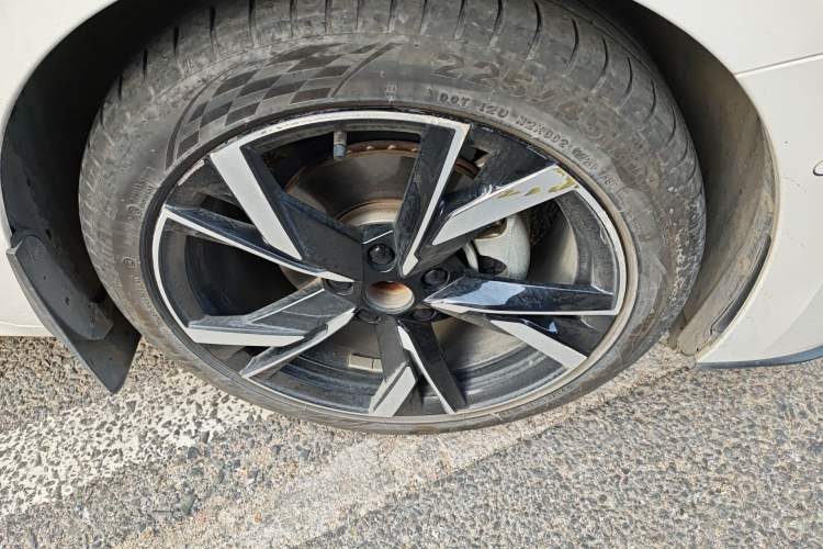 Used Skoda Octavia 2021 PRO TSI280 DSG Flagship Edition Right Front Wheel Hub