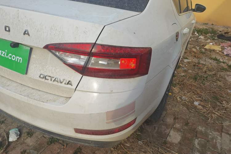 Used Skoda Octavia 2021 1.5L Automatic Comfort Edition Right Rear Taillight