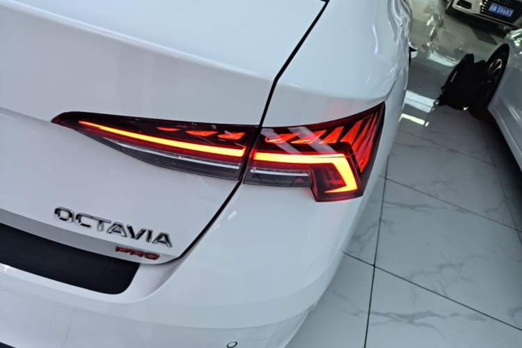 Used Skoda Octavia 2021 PRO TSI280 DSG Prestige Edition Right Rear Taillight