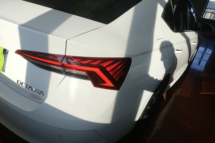 Used Skoda Octavia 2021 PRO TSI280 DSG Prestige Edition Right Rear Taillight