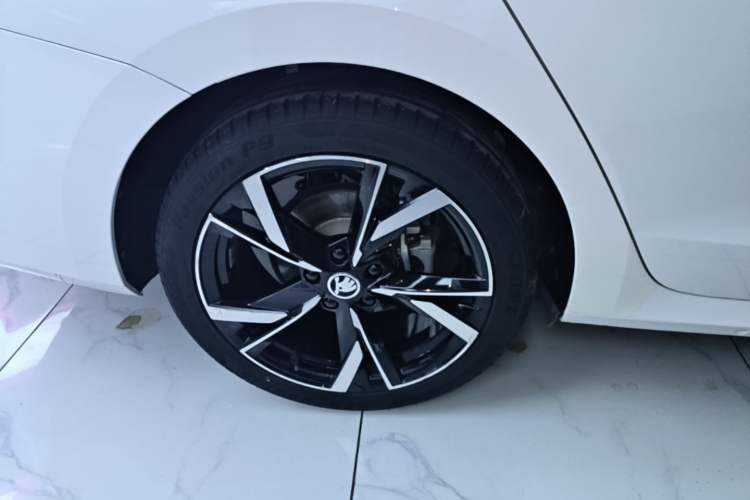 Used Skoda Octavia 2021 PRO TSI280 DSG Prestige Edition Right Rear Wheel Hub