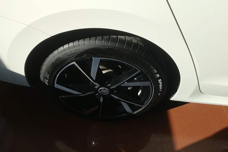 Used Skoda Octavia 2021 PRO TSI280 DSG Prestige Edition Right Rear Wheel Hub