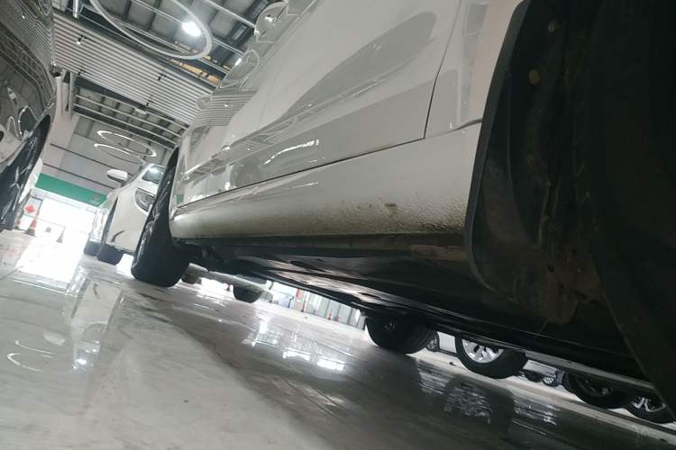 Used Skoda Octavia 2021 1.5L Automatic Comfort Edition Right Side Sill