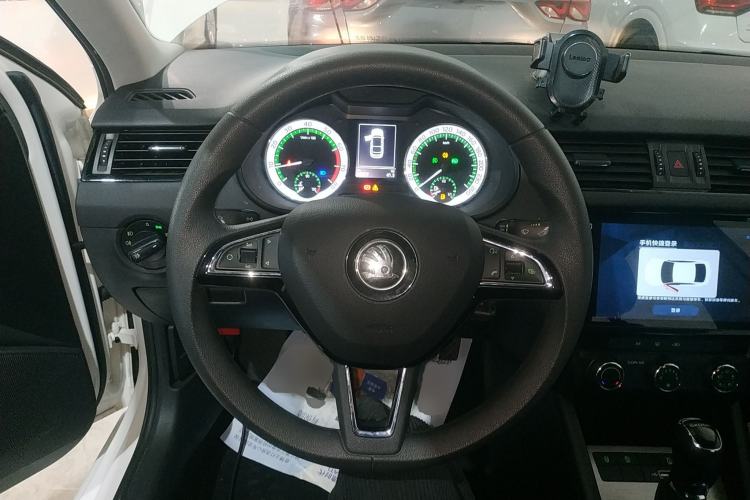 Used Skoda Octavia 2021 1.5L Automatic Comfort Edition Steering Wheel