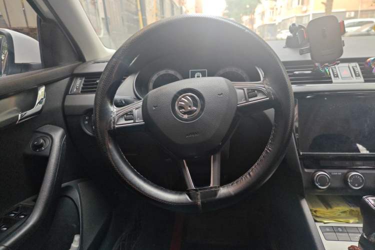 Used Skoda Octavia 2021 1.5L Automatic Comfort Edition Steering Wheel