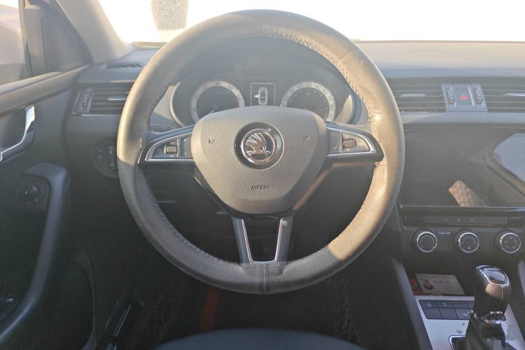 Used Skoda Octavia 2021 1.5L Automatic Comfort Edition Steering Wheel