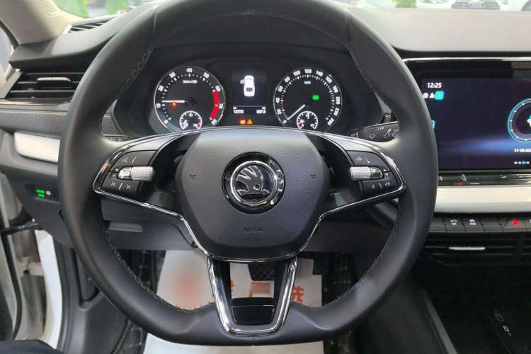 Used Skoda Octavia 2021 PRO TSI280 DSG Luxury Edition Steering Wheel