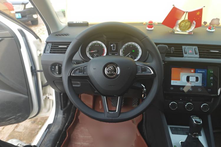 Used Skoda Octavia 2021 1.5L Automatic Comfort Edition Steering Wheel