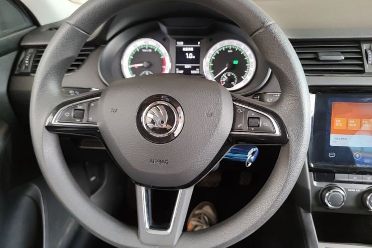 Used Skoda Octavia 2021 1.5L Automatic Comfort Edition Steering Wheel