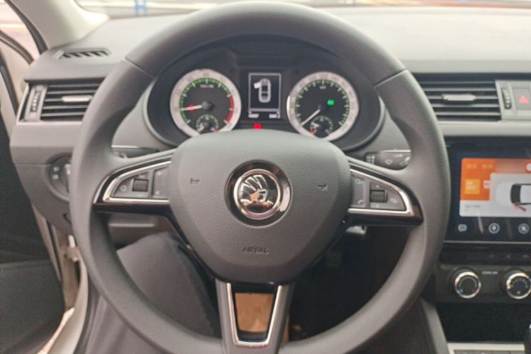 Used Skoda Octavia 2021 1.5L Automatic Comfort Edition Steering Wheel