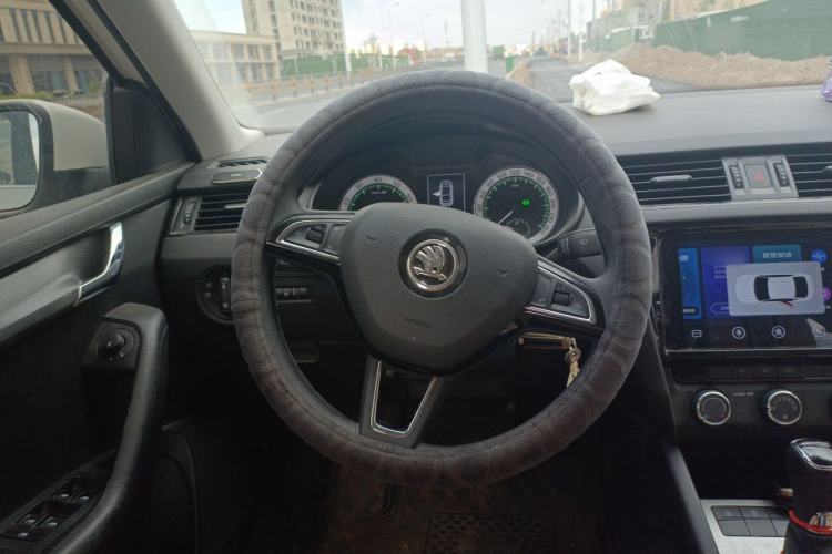 Used Skoda Octavia 2021 1.5L Automatic Comfort Edition Steering Wheel