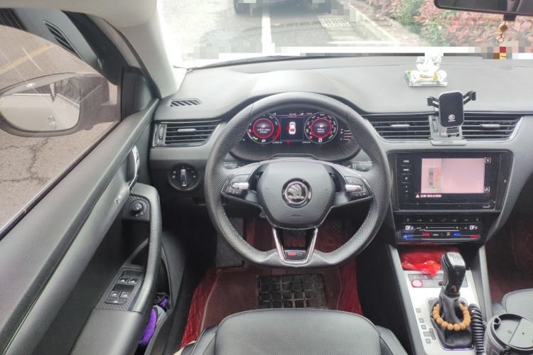 Used Skoda Octavia 2021 1.5L Automatic Luxury Edition Steering Wheel