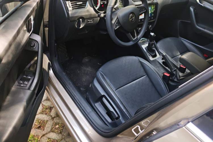 Used Skoda Octavia 2021 1.5L Automatic Comfort Edition Driver Seat