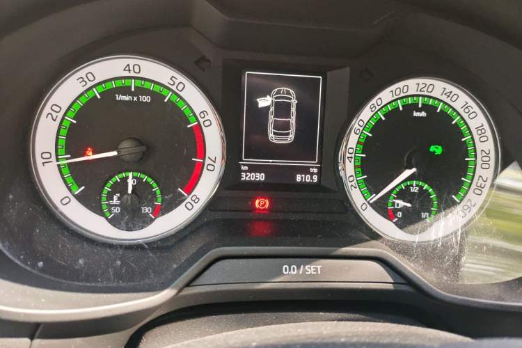 Used Skoda Octavia 2021 1.5L Automatic Comfort Edition Odometer Close Up