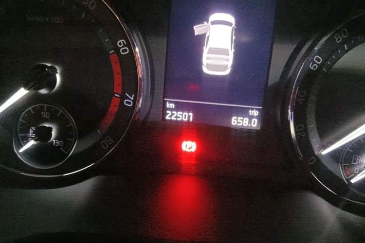 Used Skoda Octavia 2021 PRO TSI280 DSG Prestige Edition Odometer Close Up