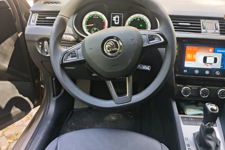 Used Skoda Octavia 2021 1.5L Automatic Comfort Edition Steering Wheel