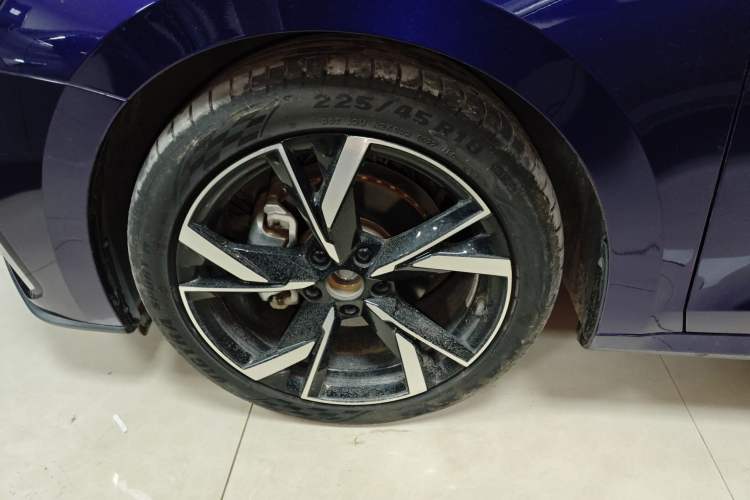 Used Skoda Octavia 2022 PRO TSI280 Luxury Edition Left Front Wheel Hub