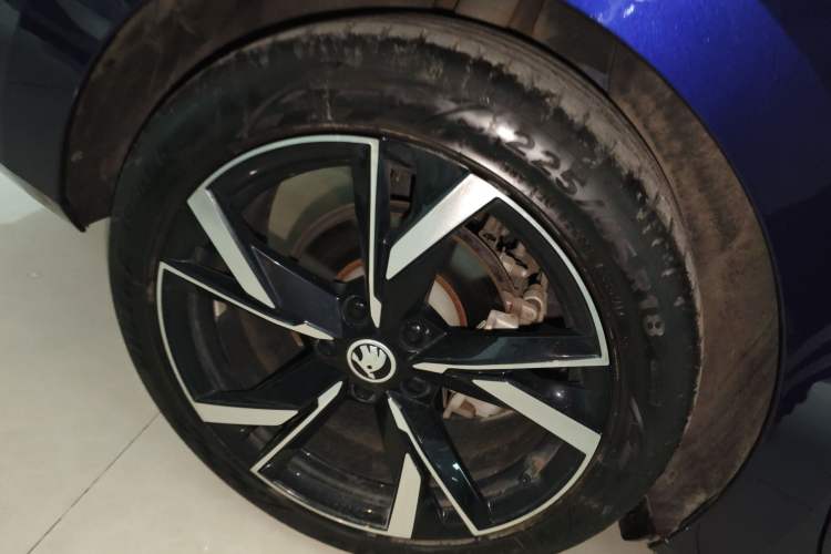 Used Skoda Octavia 2022 PRO TSI280 Luxury Edition Right Rear Wheel Hub