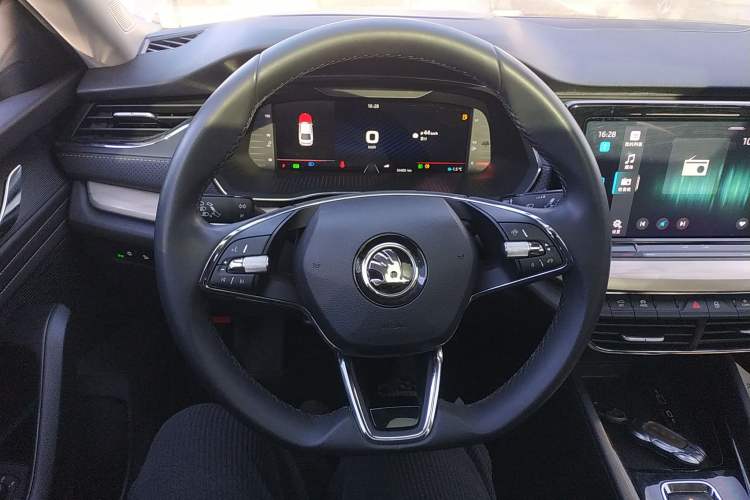 Used Skoda Octavia 2022 PRO TSI280 Luxury Edition Steering Wheel