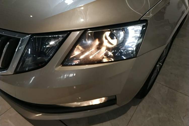 Used Skoda Octavia 2022 1.5L Automatic Comfort Edition Left Front Headlight