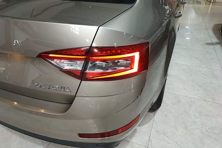 Used Skoda Octavia 2022 1.5L Automatic Comfort Edition Right Rear Taillight