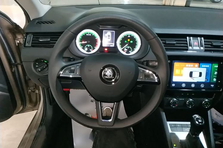 Used Skoda Octavia 2022 1.5L Automatic Comfort Edition Steering Wheel