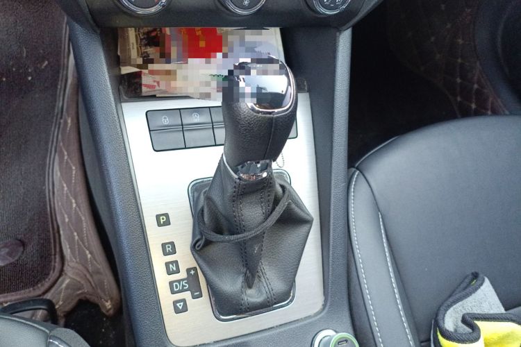 Used Skoda Octavia 2022 1.5L Automatic Comfort Edition Gear Lever