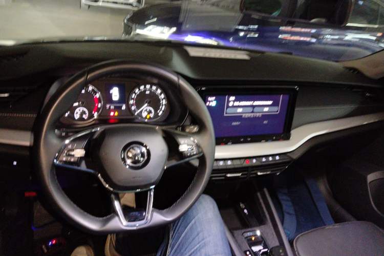 Used Skoda Octavia 2022 PRO TSI280 Luxury Edition Interior 2