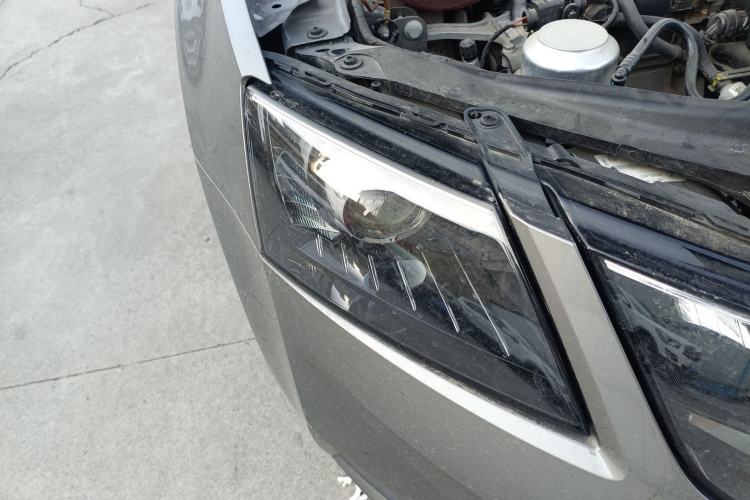 Used Skoda Octavia 2022 1.5L Automatic Comfort Edition Right Front Headlight