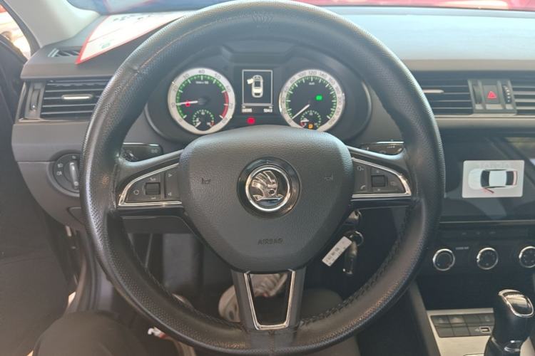 Used Skoda Octavia 2022 1.5L Automatic Comfort Edition Steering Wheel
