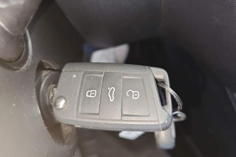 Used Skoda Octavia 2022 1.5L Automatic Comfort Edition Vehicle Key