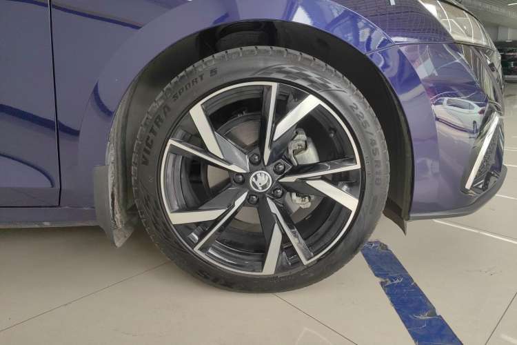 Used Skoda Octavia 2022 PRO TSI280 Luxury Edition Left Rear Wheel Hub