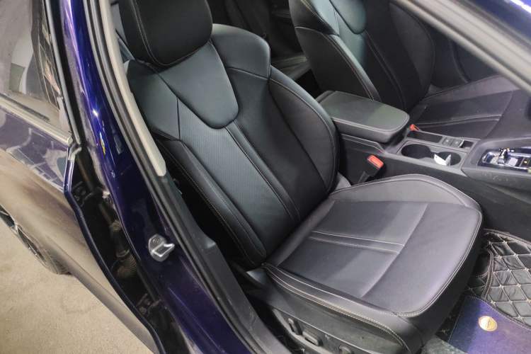 Used Skoda Octavia 2022 PRO TSI280 Luxury Edition Right Front Seat