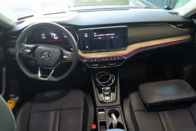 Used Skoda Octavia 2022 PRO TSI280 Luxury Edition Center Console