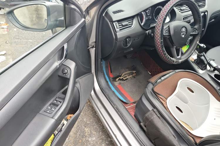 Used Skoda Octavia 2022 1.5L Automatic Comfort Edition Driver Seat