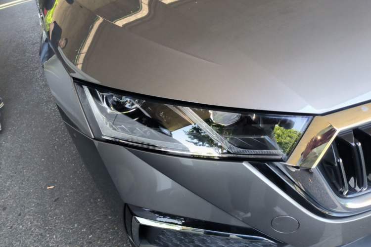 Used Skoda Octavia 2022 PRO TSI280 Luxury Edition Right Front Headlight