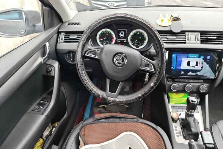 Used Skoda Octavia 2022 1.5L Automatic Comfort Edition Steering Wheel