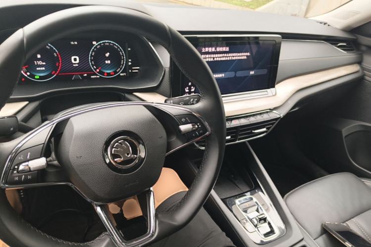 Used Skoda Octavia 2022 PRO TSI280 Luxury Edition Center Console