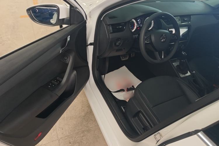 Used Skoda Octavia 2022 1.5L Automatic Comfort Edition Driver Seat