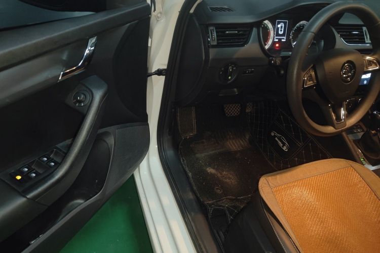Used Skoda Octavia 2022 1.5L Automatic Comfort Edition Driver Seat