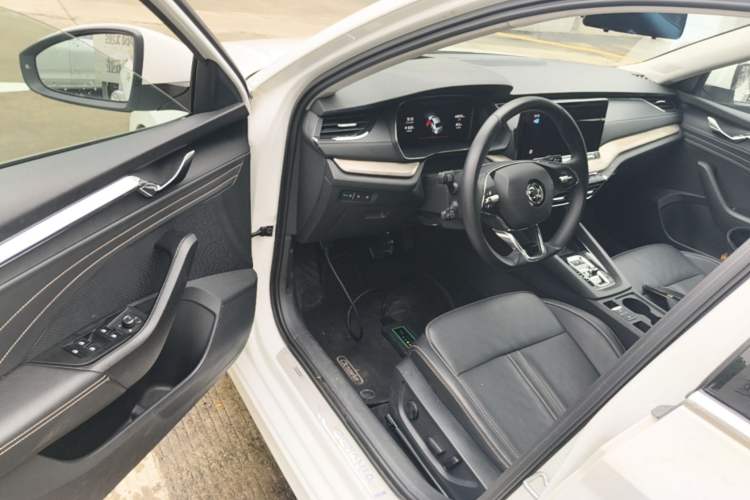 Used Skoda Octavia 2022 PRO TSI280 Luxury Edition Driver Seat