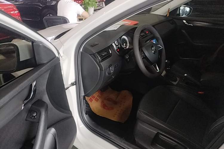 Used Skoda Octavia 2022 1.5L Automatic Comfort Edition Driver Seat