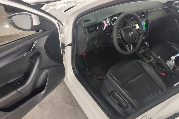Used Skoda Octavia 2022 1.5L Automatic Comfort Edition Driver Seat