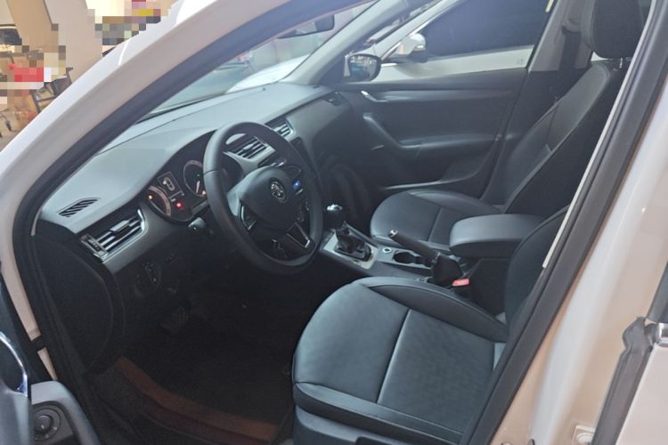 Used Skoda Octavia 2022 1.5L Automatic Comfort Edition Driver Seat