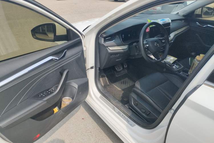 Used Skoda Octavia 2022 PRO TSI280 Luxury Edition Driver Seat